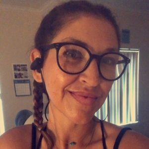 Meet your Posher, Stacy